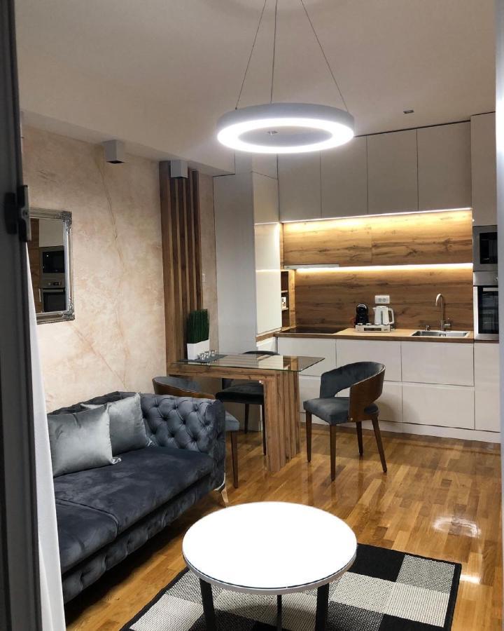 Lux Apartman 33 Κραγκούγιεβατς Εξωτερικό φωτογραφία