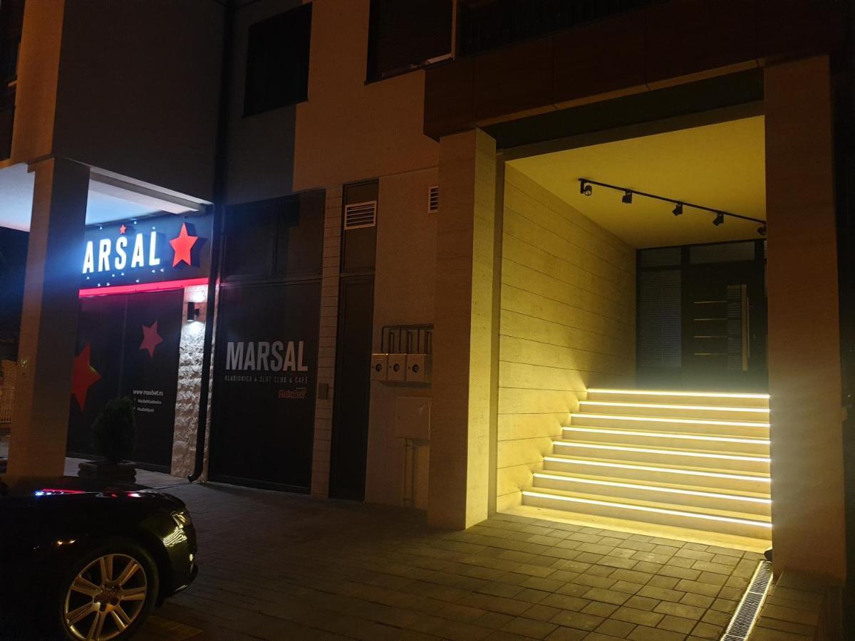Lux Apartman 33 Κραγκούγιεβατς Εξωτερικό φωτογραφία