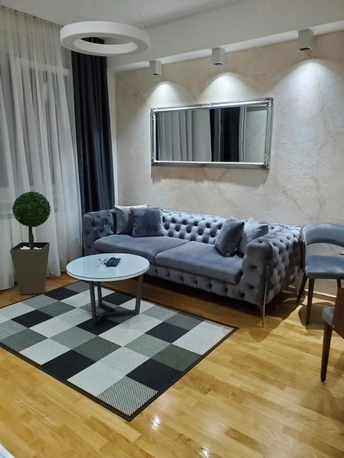 Lux Apartman 33 Κραγκούγιεβατς Εξωτερικό φωτογραφία